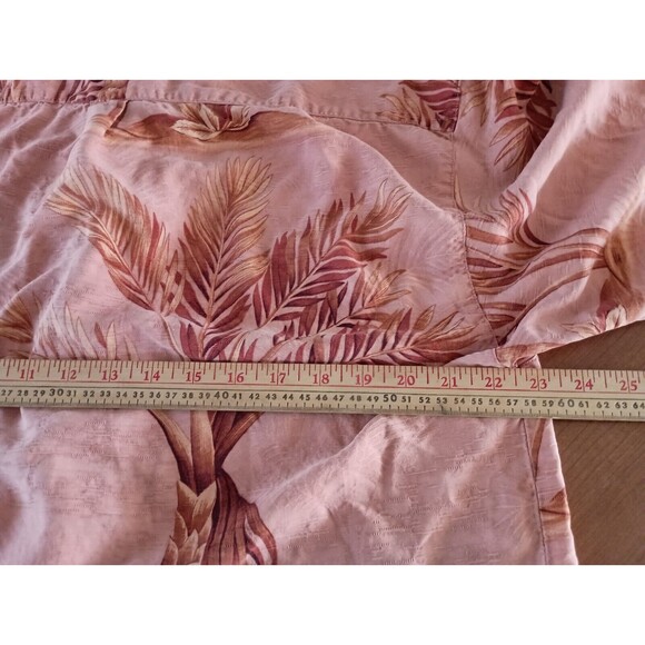 TOMMY BAHAMA Size Large 100% Silk Pink Large Palms Mens Hawaiian Camp Shirt - Picture 6 of 8